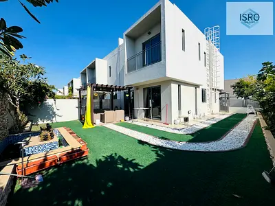 CORNER UNIT 3B+ MAID ROOM TH