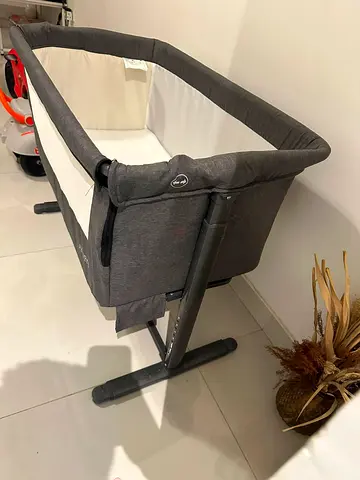Next to Me Co-Sleeper Bassinet - Grey, new Condition
