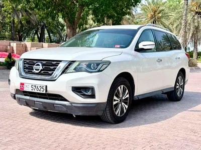 Nissan Pathfinder S 2018 | GCC Specs | Well Maintained Family SUV LOW MILEAGE