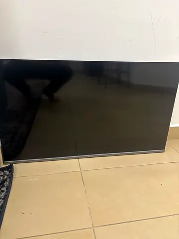 40- inch LED Smart TV - excellent working condition