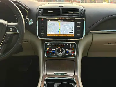 صورة 8 لـ 2019 Lincoln CONTINENTAL