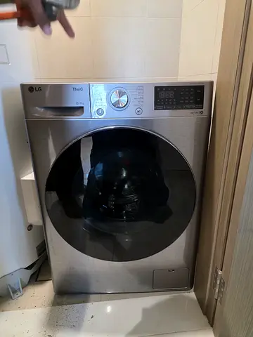 LG ThinQ Model 10/7kg Washer Dryer 2in1 Like New
