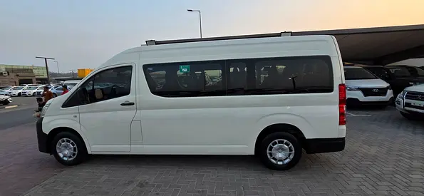 2023 Toyota HIACE — фото 8