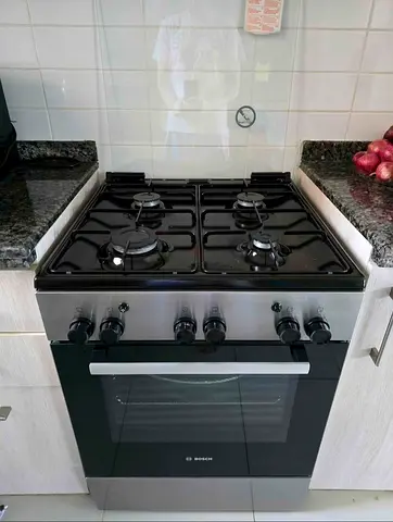 Free delivery Bosch freestanding gas stove with oven 60 cm - good condition