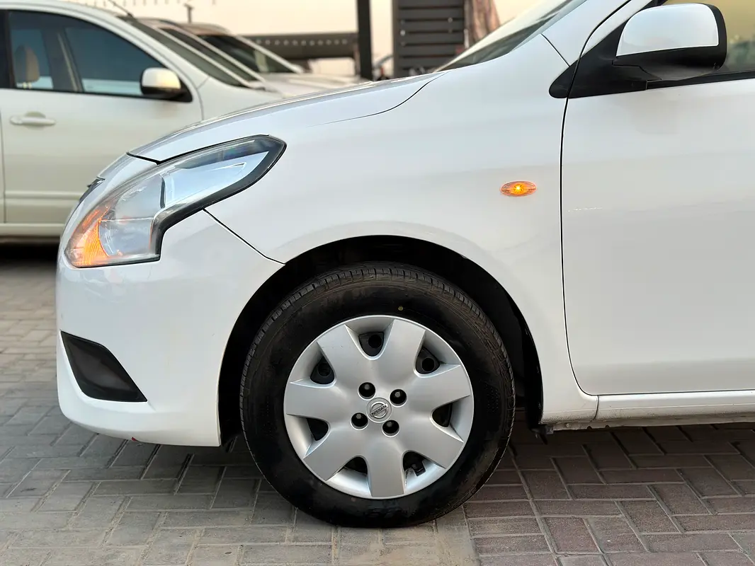 Nissan Sunny 2023