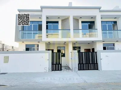 Townhouse - Good location - Fees included - 3 floors - Excellent price