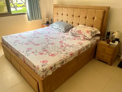 King bed, side tables, orthopedic mattress, air-lift storage – beige upholstered, good condition.