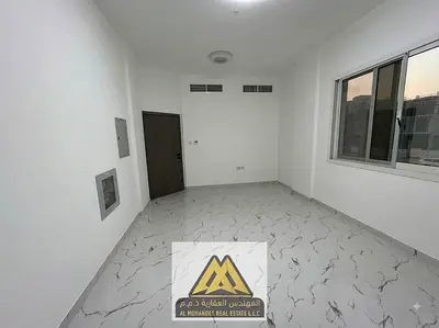 Separate bedroom and living room 2 bathrooms Balcony Central air conditioning Open view First occupant New building Elegant entrance Close to all serv