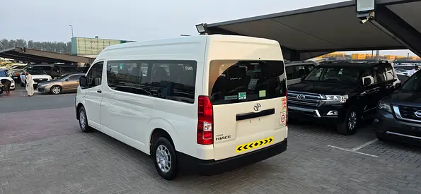 2023 Toyota HIACE — фото 3