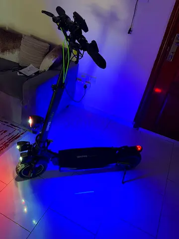 GEEPASS GeeBike Electric scooter with original bill & warranty. Model number GEST63088
