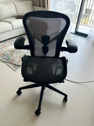 Herman miller Aeron remastered size B fully loaded