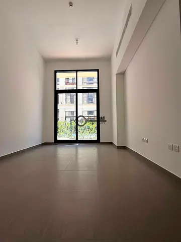 🏡 شقة فسيحة من غرفتين للإيجار في الممشى – الشارقة