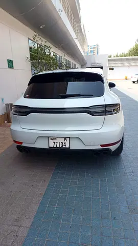 2021 Porsche MACAN photo 9