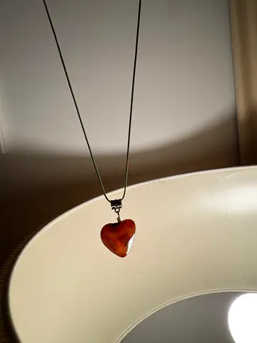 Heart-shaped carnelian pendant on thin chain - vintage look