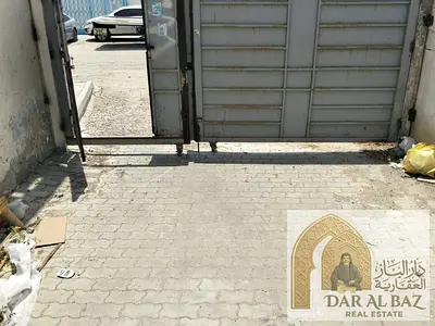 شبره للايجار السنوي في الصناعيه 4 الشبرا 1200قدممساحة عملية ومناسبة للأعمال مناسبة للتخزين والمستودعات مناسبة للأنشطة التجارية والاستخدامات المهنية