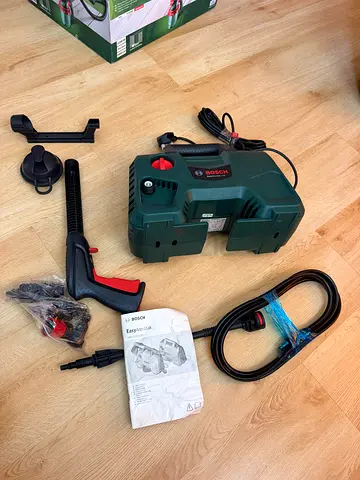 Bosch Compact Pressure Washer - Complete Set - brand new