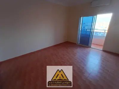 استديو كبير بالروضة 2، بلكونة، إطلالة ممتازة، مطبخ شبه منفصل، صيانة عالمالك، 20 ألف، 4 دفعات