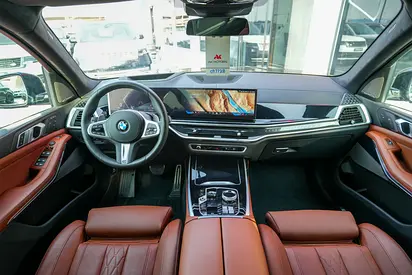 2026 BMW X7 thumbnail 9