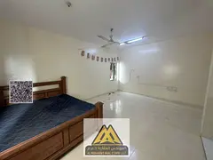 Huge studio in Al Nakheel 1, 2nd building from Corniche, separate kitchen, split AC, AED 17K.