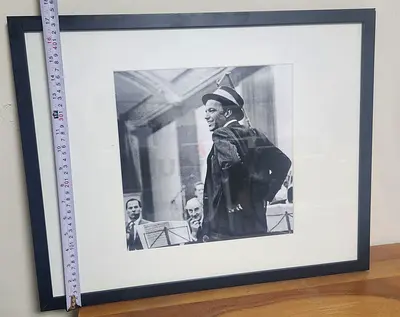 Framed Frank Sinatra Vintage Photo Print (1962) – The Northcliffe Collection