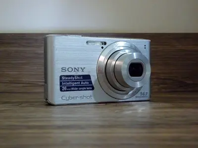 Sony Cyber-shot DSC-W610 - 14.1MP Compact Digital Camera - Silver - Ready to Use