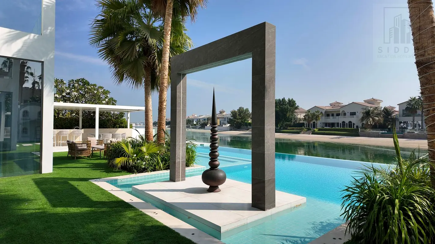 Luxury Oasis: Signature Villa with Infinity Pool , Direct from Owner