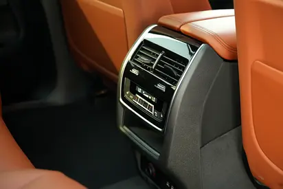 2026 BMW X7 thumbnail 15