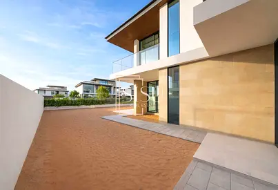 Vastu Compliant | Big Plot | Green Belt