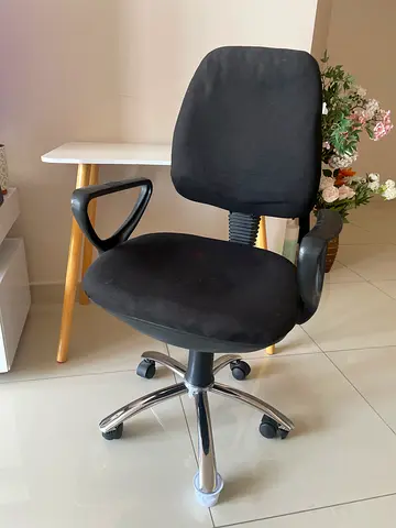 Black Adjustable Office Chair with Armrests and Wheels