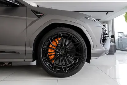 2026 Lamborghini URUS photo 8