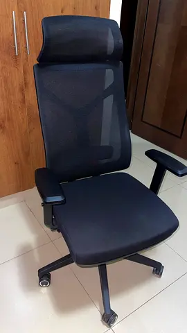 Daqian Ergonomic High-Back Mesh Office Chair with Headrest - Excellent Condition