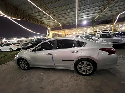 2017 Nissan ALTIMA thumbnail 7