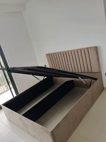 Size 180*200Cm King Bed Frame Hydraulic Storage Available