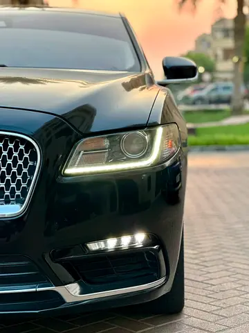 صورة 7 لـ 2019 Lincoln CONTINENTAL