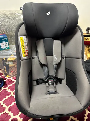 Joie convertible baby car seat — good condition