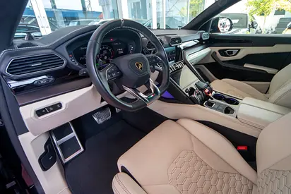 2022 Lamborghini URUS — фото 8