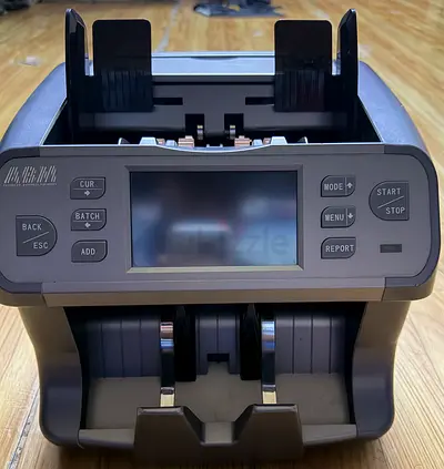 Cash counting machine