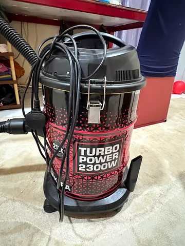 Turbo Power 2300W Wet/Dry Vacuum Cleaner - same like new