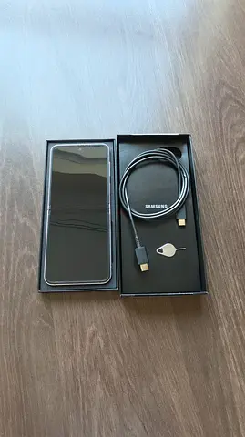 Samsung Galaxy Z Flip 6 — 512GB