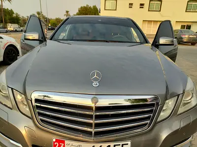2012 Mercedes-BENZ E-CLASS thumbnail 2