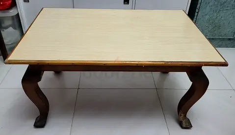 ​Solid Wooden Coffee Table with Victorian-Style Legs (580 x 880 x 450 mm) – Must Go Today!