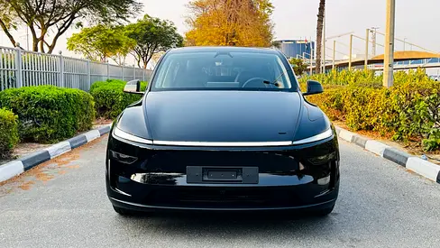 TESLA MODEL Y LONG RANGE AWD 2025 GCC LOW MILEAGE WITH TESLA AGENCY WARRANTY IN BRAND NEW CONDITION