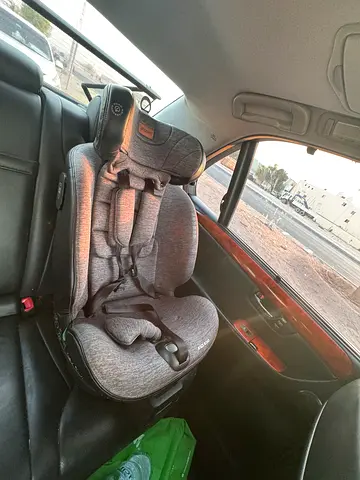Used convertible infant/toddler car seat in good condition, can be rotated