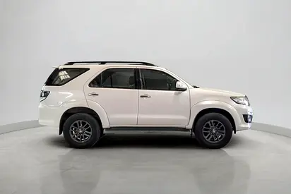 2015 Toyota FORTUNER — фото 2