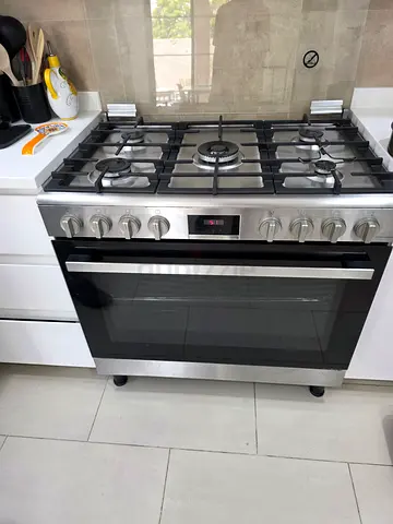 Bosch Digital Full Gas Cooker 90cm latest model excellent condition