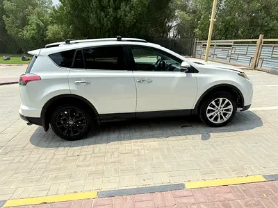 صورة 8 لـ 2018 Toyota RAV 4