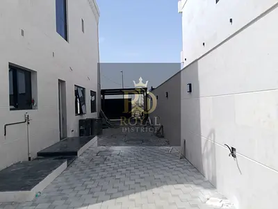 للبيع توين فيلا فاخرة | 10 غرف ماستر واسعة مع درسينج | غرفة خادمة لكل فيلا عداد منفصل | تشطيبات فخمة بناء شخصى | تملك حر.