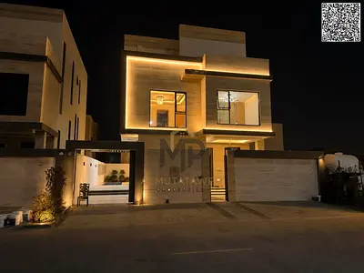 Villa with swimming pool and elevator, 4 master bedrooms, living room, 3 halls, rooftop. Price includes central air conditioning.