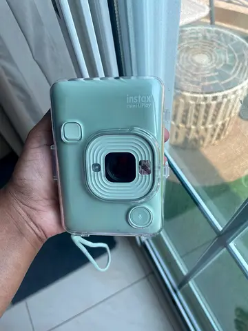 Fujifilm Instax Mini LiPlay Hybrid Camera - Mint (With Case)