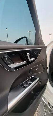 2025 Mercedes-BENZ C-CLASS — миниатюра 13